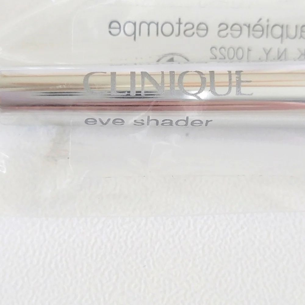 🟢 3 for $30 🟢 CLINIQUE EYE SHADER BRUSH